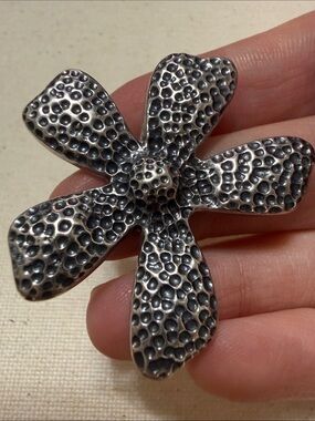 Hammered Sterling Silver 925 Thailand Flower Pendant